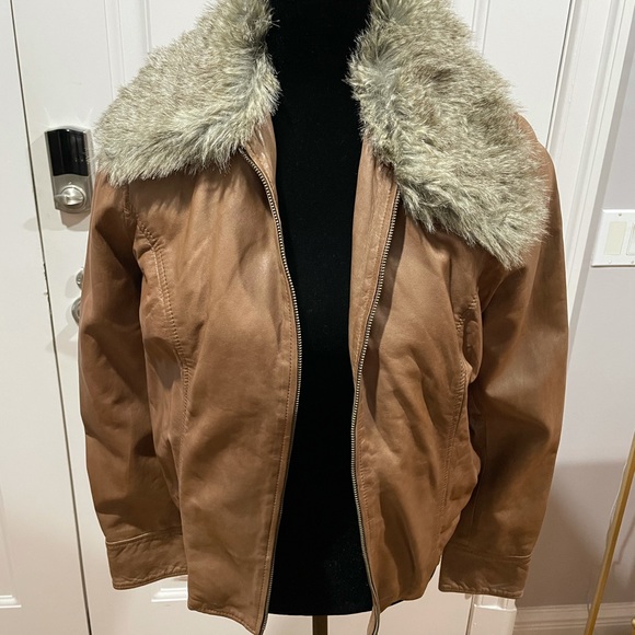 Hinge Faux Fur Collar Leather Jacket M NWT - Picture 2 of 4